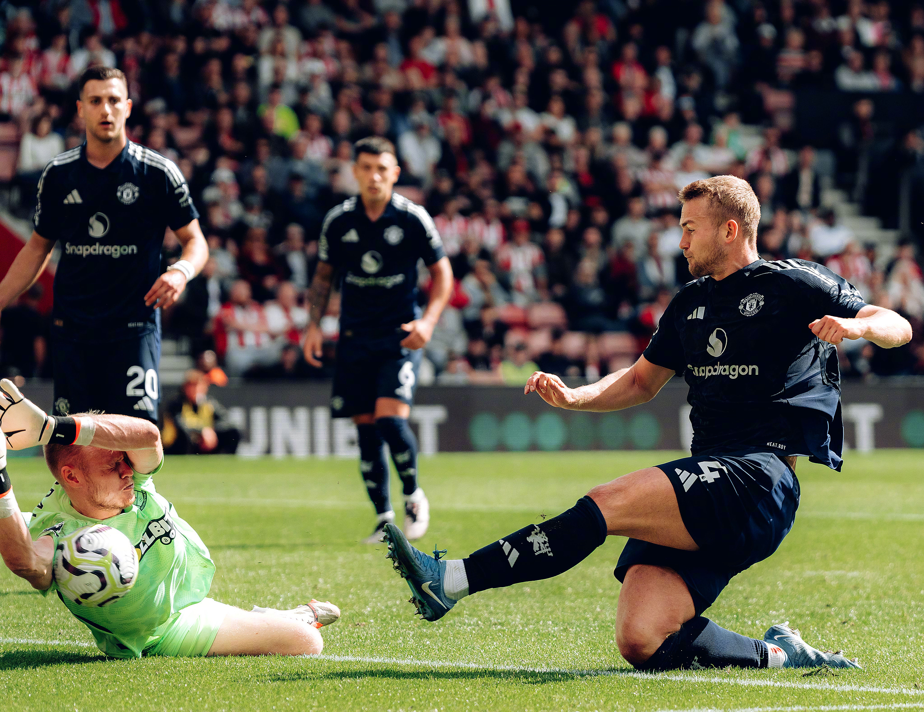 APP下载_关于曼联英超战胜伯恩茅斯拉什福德单刀建功的信息